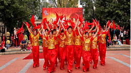沅陵燕子广场舞中国鼓-迎国庆21人队形演出舞原创教学