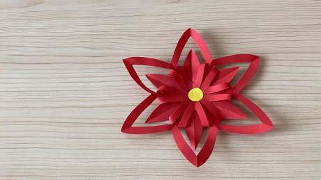 新年剪纸教程，一朵会旋转的纸花！-《DIYS巧手制造》