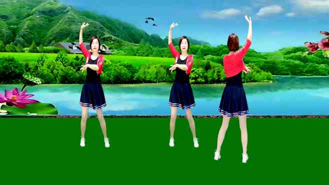 广州红色枫叶广场舞情网-正背面演绎不同版本老歌新跳歌声甜美